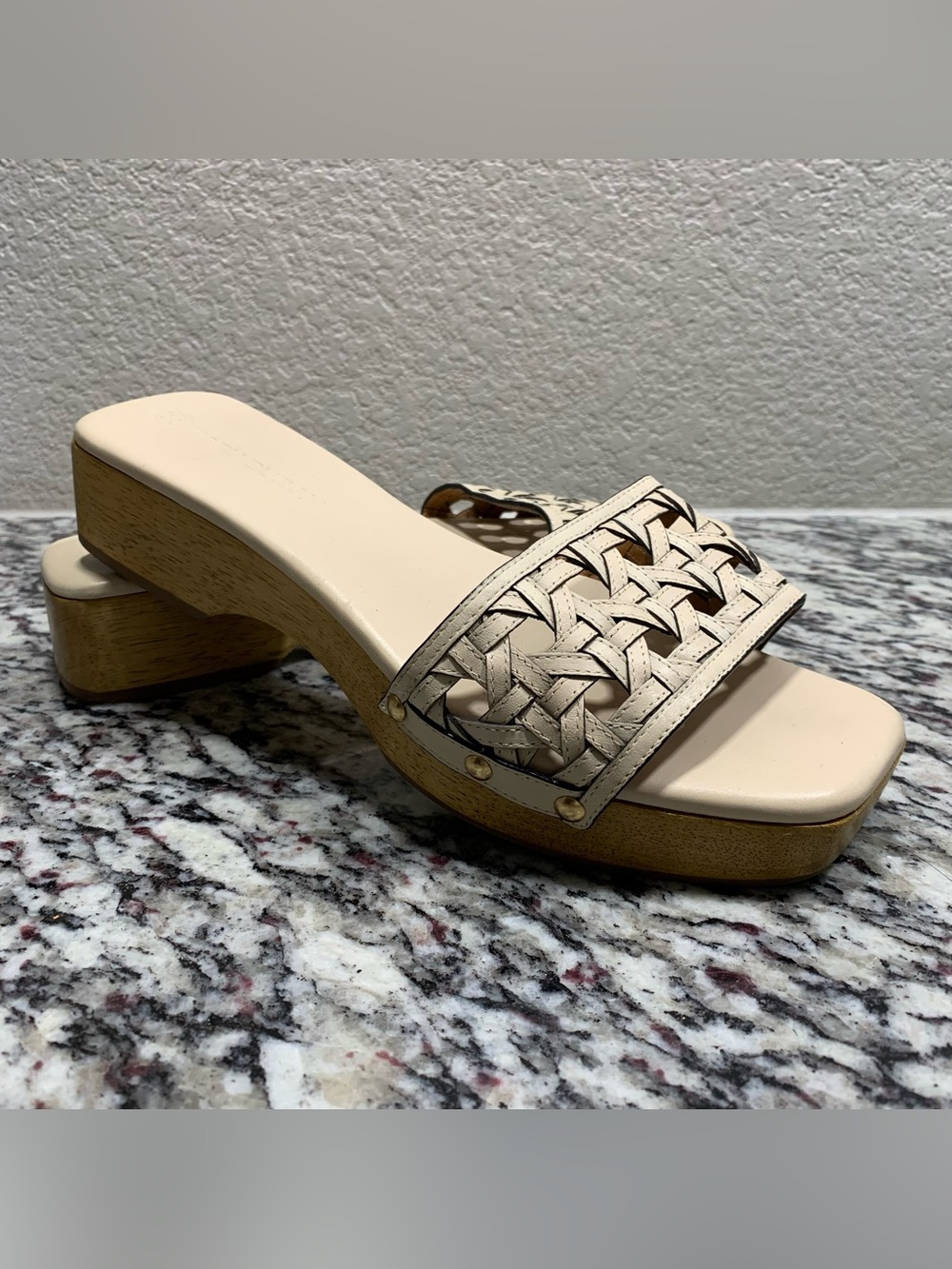 Tory Burch Sandals Womens 9.5 Basketweave Clog Leather Open Toe Slide Cream